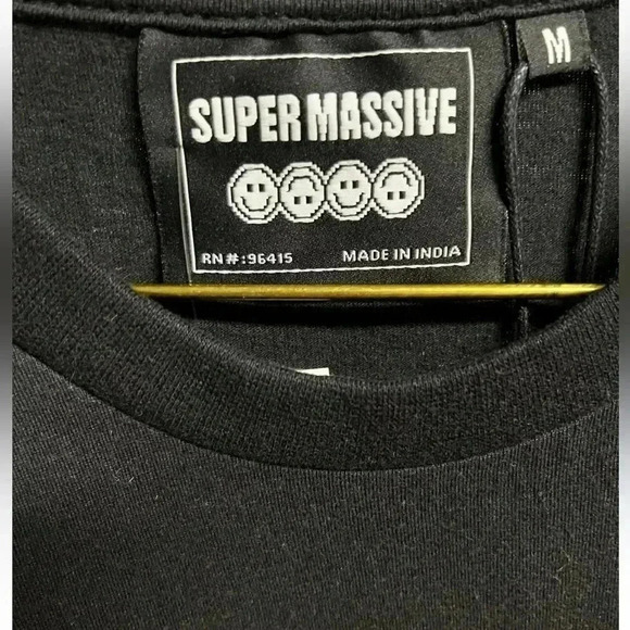 Super Massive Black Tshirt - Picture 4 of 4